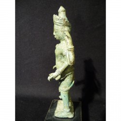 Khmer Vishnu Figur aus Bronze – Kambodscha, 9.–12. Jahrhundert - AND44
