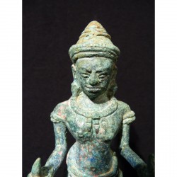 Größere Khmer Bronzefigur in sehr gutem Zustand – Kambodscha, 9.–12. Jahrhundert - AND43
