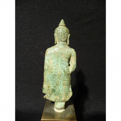 Kleiner Khmer Buddha aus Bronze auf Sockel – Kambodscha, 9.–12. Jahrhundert - AND41