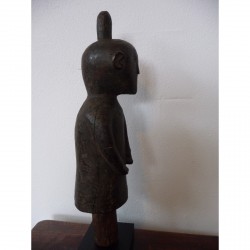 Ausdrucksstarke Holzfigur aus Indonesien – 19. Jahrhundert - AND03