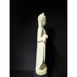 Stehender Buddha aus Sandstein – Kambodscha/Indien, Ende 17. Jahrhundert - AND29