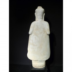 Stehender Buddha aus Sandstein – Kambodscha/Indien, Ende 17. Jahrhundert - AND29