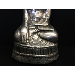 Antiker Shan-Buddha aus Silber mit Holzkern – Burma, 19. Jahrhundert, 12 cm - S11