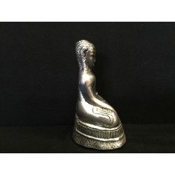 Antiker Shan-Buddha aus Silber mit Holzkern – Burma, 19. Jahrhundert, 12 cm - S11
