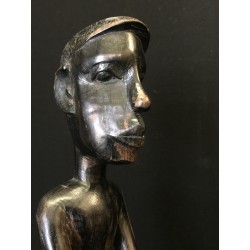 Ausdrucksstarke geschnitzte Holzfigur, vermutlich Indonesien – 19./20. Jahrhundert - AND225