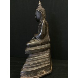 Antiker Shan-Buddha aus dunkel patinierter Bronze auf großem Thron – Burma, 18.–19. Jahrhundert, 25 cm - BR220