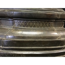 Großer Shan-Buddha aus Bronze mit schöner brauner Patina – Burma, 18. Jahrhundert, 44 cm - BR227