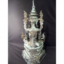 BAußergewöhnlicher Shan-Buddha aus Bronze mit versteckten Inschriften – Burma, 17.–18. Jahrhundert, 41 cm - R209