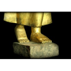 Antiker gehender Buddha aus Holz – Laos, 17.–18. Jahrhundert, 105 cm - T137