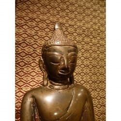 Antique Shan Buddha in Patinated Bronze on Unique Throne – Burma, 1700–1750, 24 cm - BR68