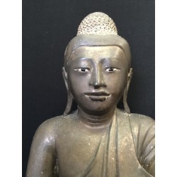 Large Mandalay Buddha in Bronze with Mother-of-Pearl Eyes – Burma, 19th Century, 47 cm - BR262