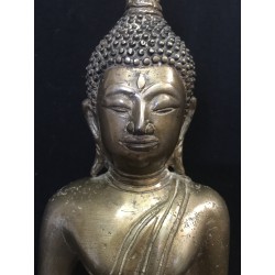 Chiang-Saen-Buddha aus Bronze auf Thron – Thailand, Ende 19. Jahrhundert, 29 cm - BR274