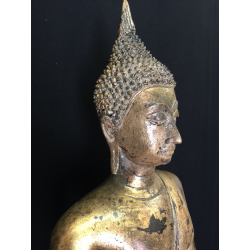 Großer vergoldeter Bangkok-Buddha auf durchbrochenem Thron – Thailand, Mitte 20. Jahrhundert, 74 cm - BR287