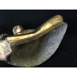 Großer vergoldeter Bangkok-Buddha auf durchbrochenem Thron – Thailand, Mitte 20. Jahrhundert, 74 cm - BR287