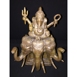 Ganesha auf dreiköpfigem Elefanten aus Bronze – Indien, Anfang 20. Jahrhundert - AND283