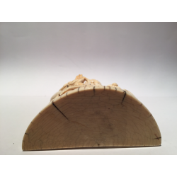 Sitzender Buddha mit Schülern aus Elfenbein – Indien, Anfang 20. Jahrhundert - AND286