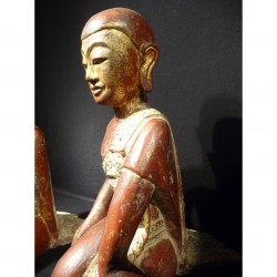 Pair of Monks in Red Lacquer with Stone Inlays from Burma - Munke-012