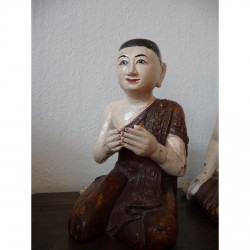 Paar Mönche in rotem Lack mit Steinbesatz aus Burma - Munke-012
