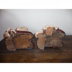 Pair of Monks in Red Lacquer with Stone Inlays from Burma - Munke-012