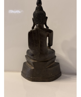 Awa Buddha i bronze med skjult inskription – Burma, 1700-tallet, 18 cm - BR351