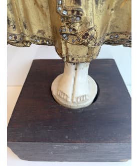 Sjælden stående Mandalay Buddha i alabast og forgyldt træ – Burma, ca. 1900, 83 cm - A181