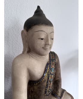 Antique Shan Mandalay Buddha in Alabaster with Blue Stone Inlay – Burma, 19th Century, 50 cm - A187
