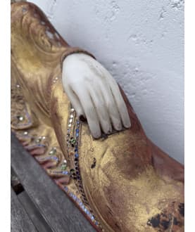 Large Reclining Mandalay Buddha in Alabaster with Gilding and Stone Inlay – Burma, 19th Century, 103 cm - A188