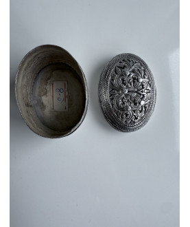Small Silver Box with Floral Pattern – Sil-0151