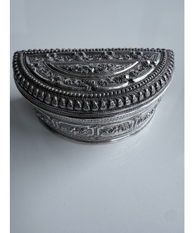 Half moon box no. 152