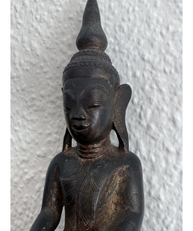 Antik Shan Buddha i bronze med stor usnisa – Burma, 1600-1700-tallet, 19 cm - BR349