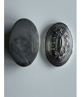 Small Silver Box with Floral Pattern – Sil-0161