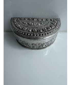 Halv måne dåse nr. 163