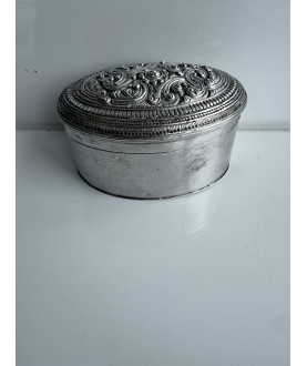 Silver Box with Symmetrical Pattern – Sil-0164