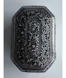 Durchbrochene Silberdose mit Blumenmotiv – Sil-0173