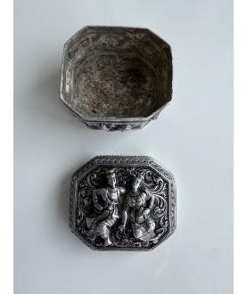 Octagonal Silver Box with Figures – Sil-0174