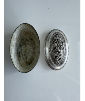 Antique Burmese silver box with raised lid pattern – Sil-0185
