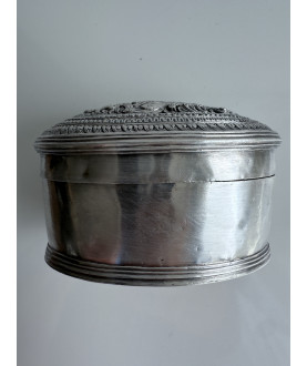 Handcrafted from Burma silver box with figure and 3 bands – Sil-0193