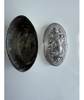 Antique Burmese silver box with Liondog – Sil-0207