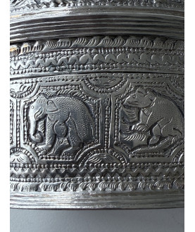 Antique Burmese silver box with Liondog and elephants – Sil-0210