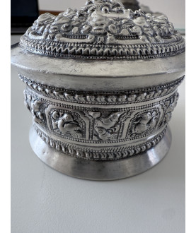 Antique Burmese silver box with Liondog and zodiac animals – Sil-0217