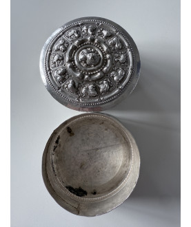 Antique Burmese food tiffin with Liondog and birds – Sil-0233