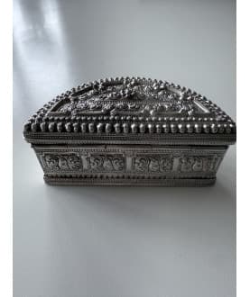 Halv måne dåse nr. 236