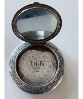 Antik burmesisk make-up...