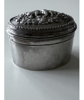 Antike burmesische Silberbox mit Kaninchen – Sil-0247