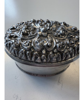 Antique Burmese silver box with floral relief – Sil-0254