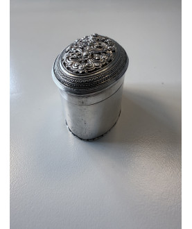Antik burmesisk sølvdåse med klassisk mønster – Sil-0253