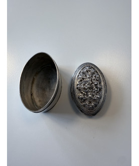 Antique Burmese silver box with classical pattern – Sil-0253