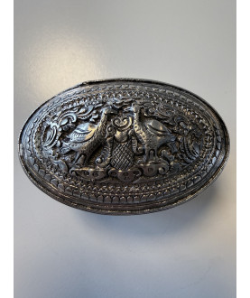 Antique Burmese silver box with classical pattern – Sil-0260