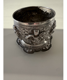 Antik burmesisk sølvskål med 6 dansescener – Sil-0266