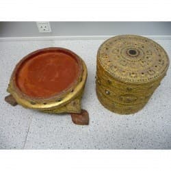 Vergoldete Bettelschale aus Lack mit Steinen - boxes - 23